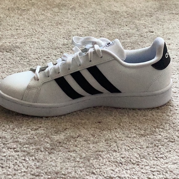 NWOT ADIDAS SNEAKERS - Picture 8 of 9